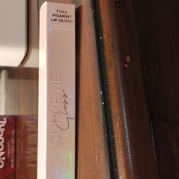 Everybody knows supreme gloss Jeffree star - Picture 3 of 5